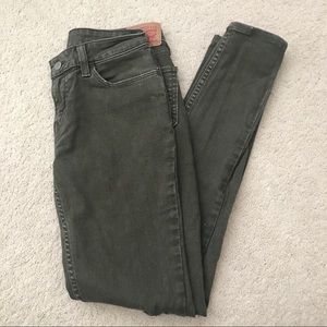 Levi’s olive green 535 super skinny 27 jeans